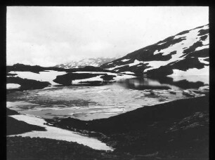 Eissee auf dem Pass