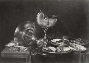 Frühstückstisch mit Nautilusbecher