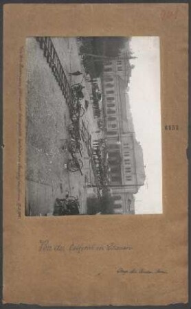 Von den Rußen zum Abtransport bereitgestellte Geschütze im Bahnhof von Kowno