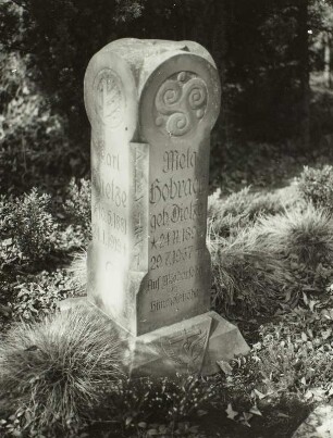 Emmaus-Friedhof : Dresden-Kaditz, Emmaus-Friedhof, Grabstein für Karl Dietze und Meta Hobrack, geb. Dietze