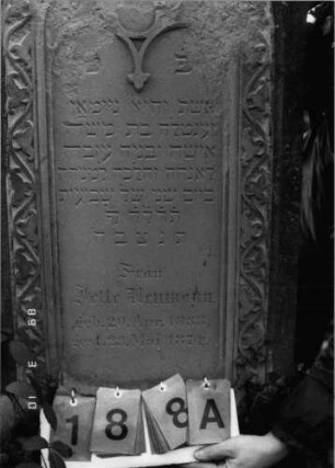 Grabstein 188 (Index: 100093662) Maße HxBxT: 177x62x23 cm Symbolik: Verzierungen: Grabstein 188A