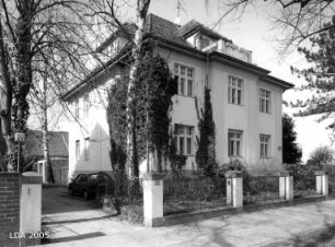 Wohnhaus & Einfriedung & Vorgarten; Berlin, Tempelhof-Schöneberg