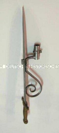 Faschinenmesser für Fußtruppen, Modell 1831, und Tüllenbajonett, umgearbeitet zum Kerzenhalter, Frankreich