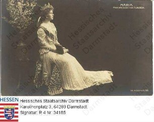Maria Königin v. Rumänien geb. Prinzessin v. Sachsen-Coburg-Gotha (1875-1938) / Porträt, sitzend, im Profil, Ganzfigur