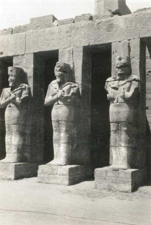 Karnak. Amontempel. Tempel Ramses III. im Großen Hof. Osirispfeiler (1550ante/1070ante)