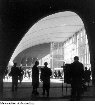 Empfangsgebäude : Köln. Hauptbahnhof. Empfangsgebäude