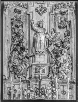 Kapelle, Gruppe am linken Seitenaltar