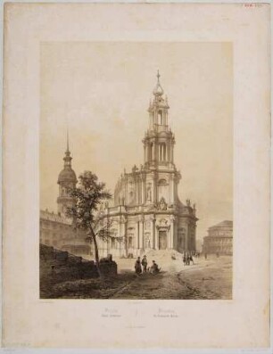 Die Katholische Hofkirche in Dresden von Nordosten, links die Treppe zur Brühlschen Terrasse, dahinter das Schloss, rechts die erste Semperoper
