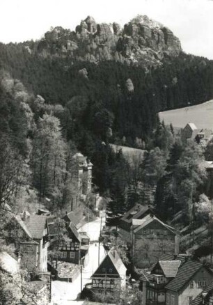 Rathen-Niederrathen. Ortsteilansicht. Blick nach Osten zum Gamrig