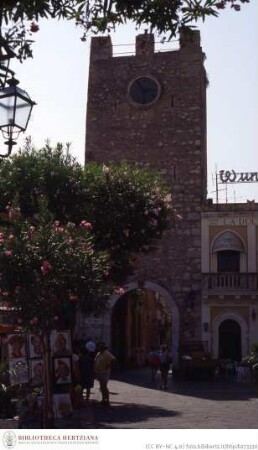 Torre dell'Orologio/Porta di Mezzo