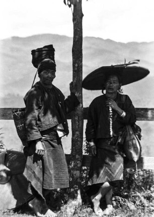 Kachin Frauen (Deutsche Indien-Expedition 1926/1929 - 3. Myanmar)