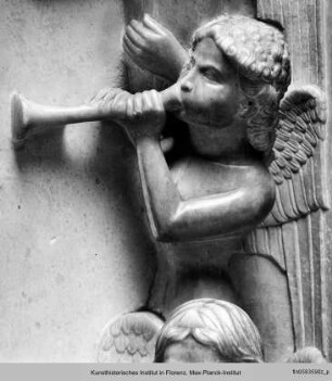 Antependium mit Szenen aus dem Leben Mariens : Die Krönung Mariens