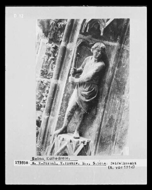 Nördliches Westportal — Nördliche Archivolten — 5. Zone, 5. Archivolte: Geißelung Christi, Scherge