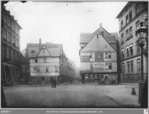 Vilbeler Straße von Nordosten, links Vilbeler Straße 3, rechts Vilbeler Straße 6