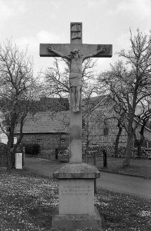 Friedhofskreuz (Friedhofskreuz); Eiterfeld, Friedhofstraße 8