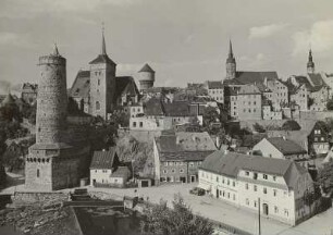 Bautzen, Blick auf die Stadt : Bautzen. Blick über Spree auf Alte Wasserkunst. Michaeliskirche. Petridom, Rathausturm