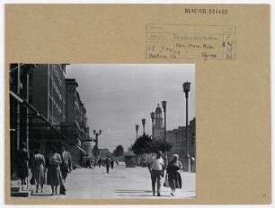 Straßenansicht. Berlin, Friedrichshain, Karl-Marx-Allee (vor 1961 Stalinallee)