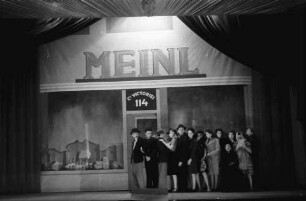 Bukarest: UfA-Truppe, Savoy Theater, Szene bei Meinl