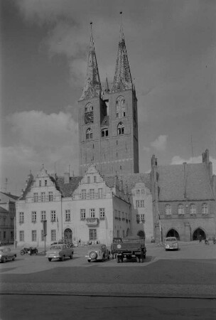 Stendal. Markt mit Marienkirche und Rathaus