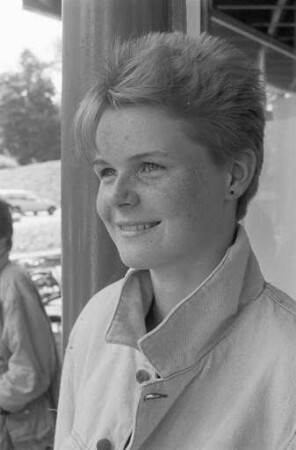 Besuch von Schülerinnen und Schülern der Tulla-Realschule und der Drais-Realschule in der Ausstellung "Schüler sehen die DDR" in der Nancyhalle