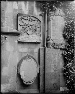 Heidelberg Peterskirche Grabsteine links oben Kasper von Rechenberg (gestorben 1537), links unten Carl Büttinghausen (gestorben 1786), rechts oben Susanna Cornelia Klapmeyer (gestorben 1736), rechts unten Philip Gloer (gestorben 1574), Ehefrau Dorothea Buelstein (gestorben 1575)