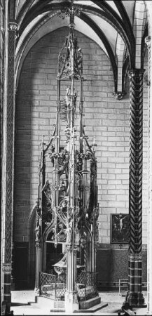 Erfurt, Severikirche, Severi-Taufstein: Taufbecken mit großem Baldachin aus Sandstein; Meister des Severi-Taufsteins