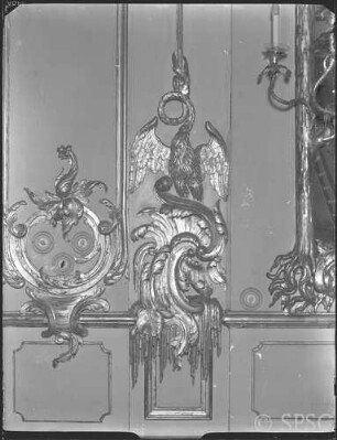 Potsdam, Neues Palais, Oberes Fürstenquartier, Oberes Konzertzimmer, R.: 260, Südwand: Feld links vom östlichen Spiegel.
