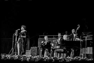 Ella Fitzgerald, die große Stimme des Jazz, 1967 im Ostberliner Friedrichstadtpalst (Originaltitel des Fotografen), Bild 3. SW-Foto, 25.01.1967 © Kurt Schwarz.