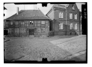 Bützow, Kirchenstraße. Wohnhäuser. Straßenfront