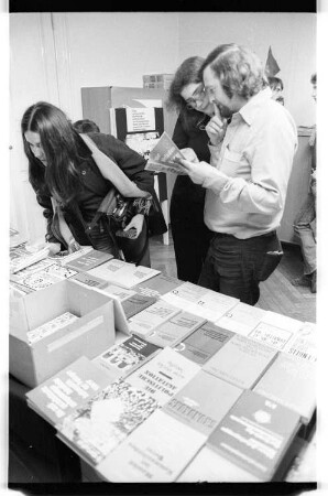 Kleinbildnegativ: Internationale Buchausstellung, 1974