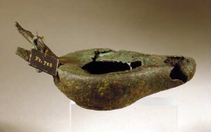 Lampe mit Lunula am Griff