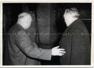 Konrad Adenauer zu Gast beim Vorsitzenden des Deutschen Gewerkschaftsbundes (DGB), Walter Freitag
