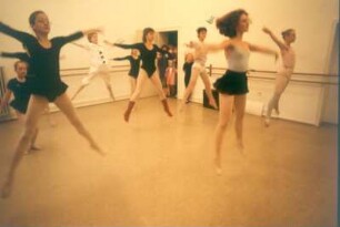 Bonn. Internationales Bonner Kindertheater. Gemischte Ballettgruppe bei der Probe
