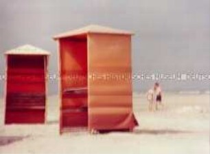 Umkleidekabinen am Strand (Altersgruppe 18-21)