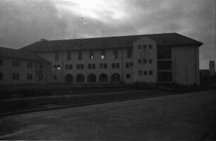 Freiburg: Lortzingschule; Ansicht von Norden; von unten