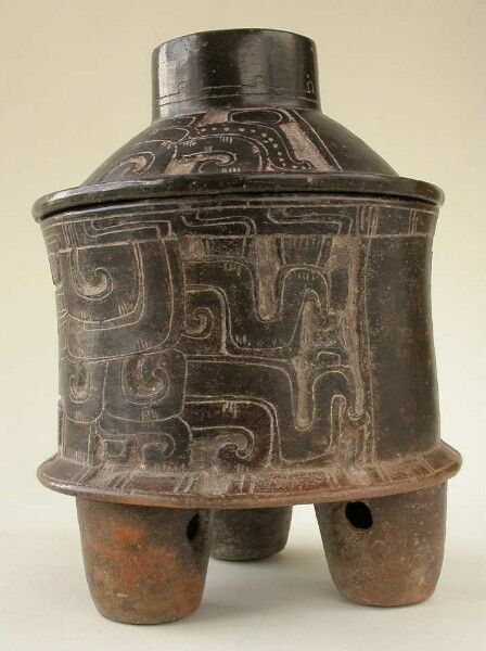 tripod vessel with lid