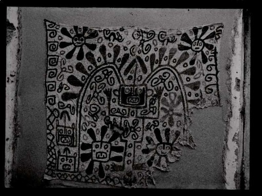 [110]: Peru : Trujillo ; Objektfotografien ; Textilien und Keramikobjekte