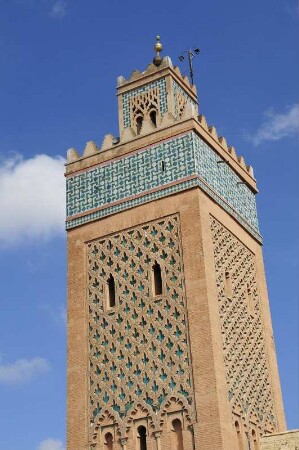 Minarett in Marrakesch : Das reich verzierte Minarett der El-Mansour Moschee steht in der Altstadt von Marrakesch, aufgenommen am 04.11.2008. Foto: Uwe Gerig