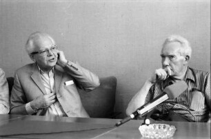 36. Tagung 1986 Chemiker; Pressekonferenz: Peter D. Mitchell, Sir Derek H. R. Barton