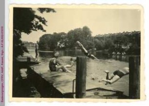 Badevergnügen am Bootshaus des Sportseminars am Prinzessinnengarten in Kassel