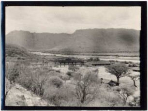 San Antonio-Villamontes mit Río Pilcomayo und Andenrand