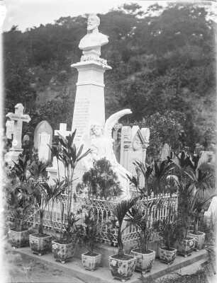 Grabmal : Grabmal für Domenico Musso auf einem Friedhof