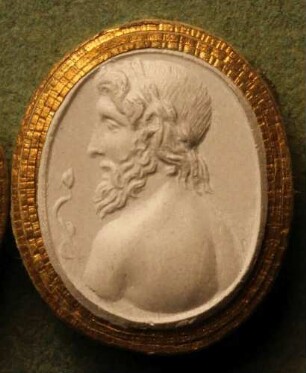 Profilkopf des Äskulap, mit Lorbeer gekrönt (Daktyliothek, Erstes Mythologisches Tausend)