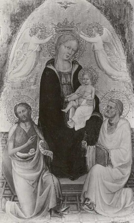 Thronende Madonna mit dem Kinde, von zwei Engeln gekrönt, mit Johannes dem Täufer und dem Apostel Petrus