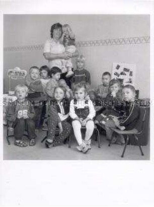 Serie "Kolleginnen und Kollegen - Bürger der DDR" Ingrid Piesker, Kindergärtnerin