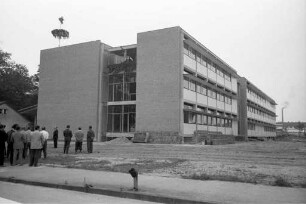 Richtfest für das Institut für mechanische Verfahrenstechnik der Technischen Hochschule.