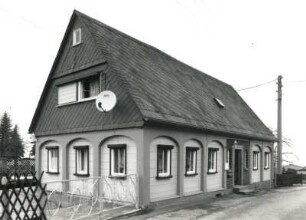 Ebersbach-Neugersdorf, Liechtensteinstraße 18. Wohnhaus (1851/1900)