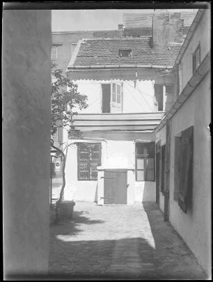 Blick aus einem Hinterhof der Behaimstraße