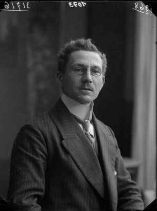 Bildhauer Arthur Nyvelt