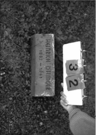 Grabstein 32